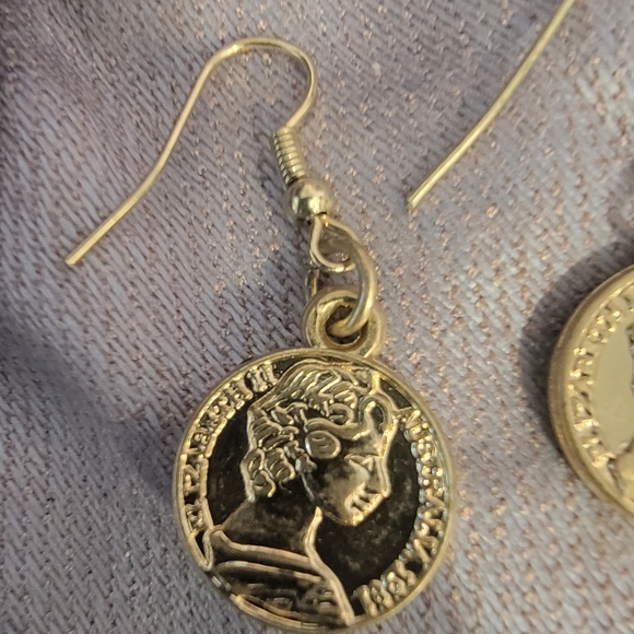 Handmade Lightweight Gold Tone Earrings Weathered Coin Earrings! - Picture 3 of 7